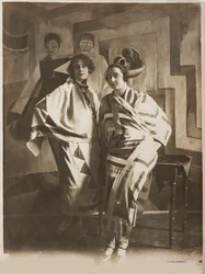 Sonia Delaunay in ihrem Atelier, ca. 1924