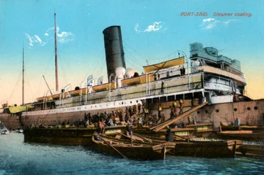 Dampfer beim Kohlen, Port Said, Ägypten, 20. Jahrhundert