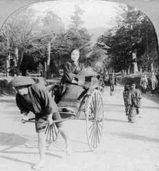 Eine Fahrt durch den Park in Nara, Japan, 1901