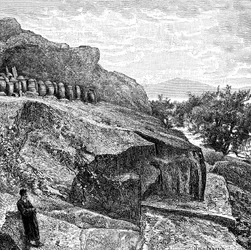 Terrasse mit Graburnen bei Amoy, ca. 1890