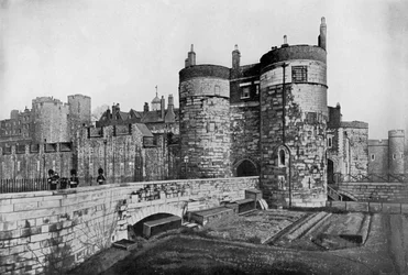 Der Byward Tower und der äußere Hof, Tower of London, 20. Jahrhundert