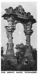 Der Große Bogen, Vadnagar, Gujarat, Indien, um 1925