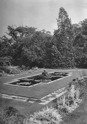 Das Lilienbecken, The White Lodge, Richmond