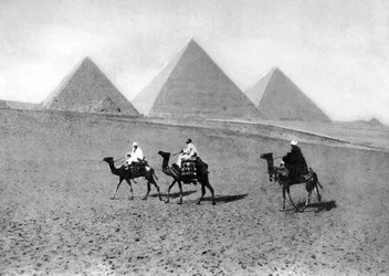 Die Pyramiden von Gizeh, Kairo, Ägypten, ca. 1920er Jahre