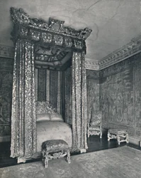 Die venezianischen Botschafterzimmer in Knole. Das Bettgestell für James I, der Stuhl und die Hocker