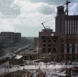Der Bau des Hauptgebäudes der Moskauer Staatsuniversität auf den Lenin-Hügeln