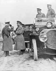 Zar Nikolaus II. besucht die russische Front, Mai 1915