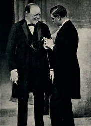 Mit König Edward VIII, 1936, 1945