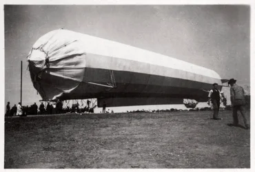 Zeppelin LZ 5 in Göppingen, Deutschland, 1909