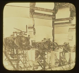 Strickmaschinen in Betrieb in der Wolsey-Wollfabrik, Leicestershire, um 1850
