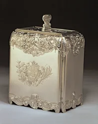 Silberne Teedose von Paul de Lamerie