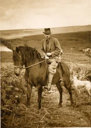 Der 10. Duke of Devonshire zu Pferd auf Bolton Moor, Ende der 1940er Jahre