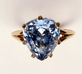 Antiker Ring mit blau-grauem Diamanten, 5,45 Karat, einst im Besitz von Marie-Antoinette
