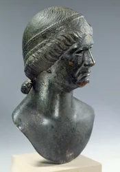 Bronzekopf einer Frau, manchmal als Marciana identifiziert, Römisch