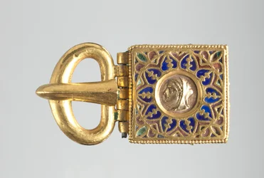 Schnalle mit geprägtem Kopf im Profil, 400-600