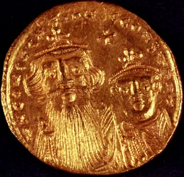 Byzantinische Münze mit Darstellung des Kaisers