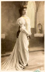 Alte Postkarte/Yvonne Dubel (1881-1958)/Schauspielerin