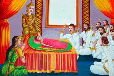 Gemälde, das die Lebensgeschichte von Shakyamuni Buddha darstellt. Buddha als Kind. Kep, Kambodscha. (Foto)