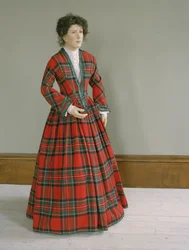 Royal Stewart Tartan Wollkleid mit gerafftem Seidenbesatz, ca. 1845-50