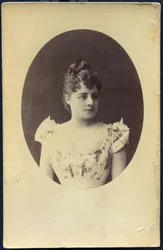 Sankt Petersburg: Studio-Porträt eines jungen Mädchens, Mademoiselle Derigny