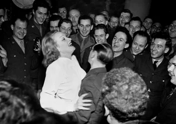 Zweiter Weltkrieg (1939-1945): Paris (Frankreich) 10. März