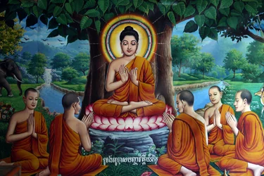 Tempelfresko, das Buddha mit Jüngern darstellt. Kambodscha