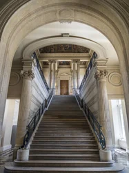 Die Treppe, Architekt Charles Lelong und Edouard Dubois, zwischen 1840 und 1846. An der Decke, Frankreich befestigt seine Archive an die Morgenröte der Zeit, Gemälde von Felix Jobbe Duval, zwischen 1877 und 1881. Hotel de Soubise