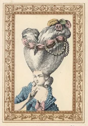 Frau mit hochgestecktem Haar über einem Pouf (Stütze) und dekoriert mit Blumen, Perlen und einem Band, genannt der Floh. Der Pouf hat die Chia