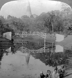 Festungsgärten und die Shwedagon-Pagode, Rangun, Birma, ca. 1900er