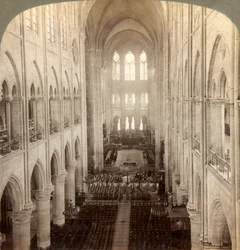 Innenraum der großen Kathedrale Notre Dame, Paris, Frankreich, 1900