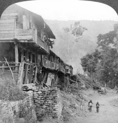 Einheimisches Dorf, Teesta-Brücke bei Darjeeling, Indien, 1903