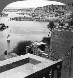 Der Assuan-Staudamm vom Philae-Tempel aus gesehen, Ägypten, 1905