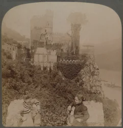 Der Rheinstein, malerischstes der rheinischen Schlösser - N. von S. Mauer des Bollwerks, Deutschland