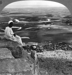 Blick vom Gipfel der Großen Pyramide, Gizeh, Ägypten, 1905