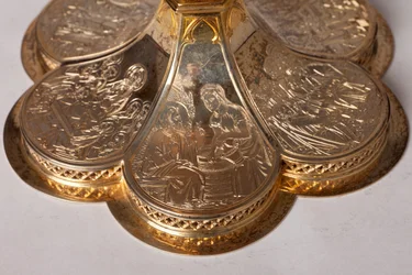 Kelch. Goldschmiedearbeit, Schmuck