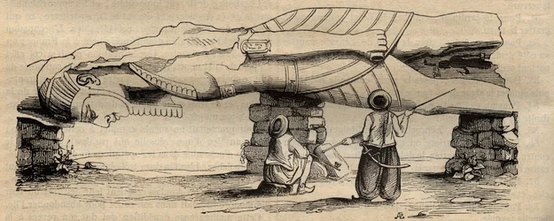 Koloss von Ramses II., gefunden 1820 in der Nähe des südlichen Tores des Tempels von Ptah von Giovanni Battista Caviglia - Gravur von 1838.