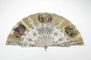 Fächer, ca.1860, Gedrucktes und bemaltes Papier, Perlmutt, Gold, Silber und Kupfermetalle, und Spiegel, Hersteller unbekannt