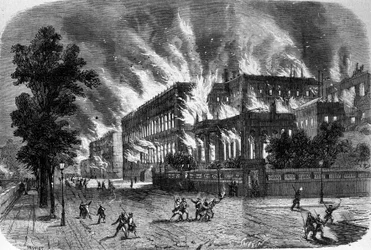 Brand des Rechnungshofs und der Ehrenlegion am 23. März 1871 während der Kommune in Paris. Gravur aus dem 19. Jahrhundert