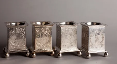 Vier Salzfässer: Von links nach rechts: 1636 (inv AG 0024)