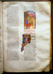 Das Evangelium des Heiligen Lukas dargestellt mit dem Stier (Seite einer illuminierten Bibel Ms.721-Foglio 223r) aus dem frühen 12. Jahrhundert