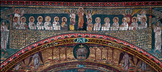Die Vision des Himmlischen Jerusalem: Die Auserwählten werden von den Engeln empfangen. Unten, das Lamm Gottes. (Detail) Mosaik um 830. Triumphbogen der Basilika Santa Prassede, Rom