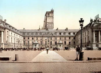 Ansicht des Rathauses in Dijon. Photochrom um 1890