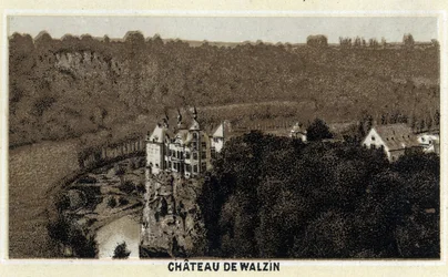 Ansicht des Schlosses von Walzin in Wallonien (Belgien) am Ufer des Flusses Lesse. Chromolithographie aus dem späten 19. Jahrhundert