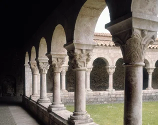 Ansicht des Kreuzgangs (12. Jahrhundert)
