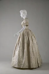 Hochzeitskleid (Seitenansicht)