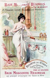 Werbung für das Muscovite Resineux Bad, für die Körperhygiene: eine junge Frau gießt ein Badeöl in ihre Badewanne. 1890