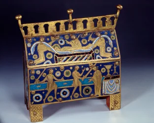 Kunstobjekt: Emailjagd, Gold und Kupfer von Thomas Becket (1118-1170), Erzbischof von Canterbury. Es ist mit Darstellungen der Ermordung des Erzbischofs am 29.12.1170 in der Kathedrale von Canterbury und seiner Beerdigung verziert.