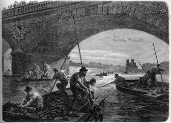 Die Pariser Kommune 1871. Waffenfischen in der Seine unter der Austerlitzbrücke durch die Föderierten (Kommunarden) während der letzten Debatte der Kommune.