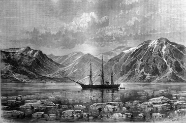 Das Boot von Nils Adolf Erik (Eric) Baron Nordenskjöld (1832-1901), „Vega“, in der Konyam-Bucht. Gravur um 1880
