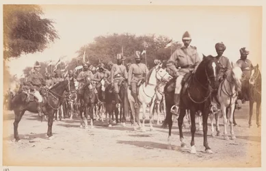 Zentralindische Kavallerie auf dem Marsch während des Übungslagers